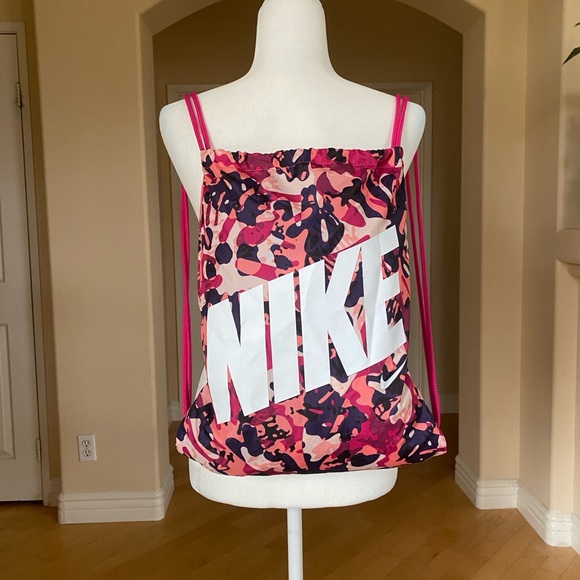 Nike Lightweight Colorful Drawstring Backpack - Picture 2 of 5